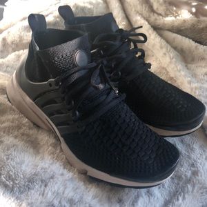 Black Nike Mid Prestos